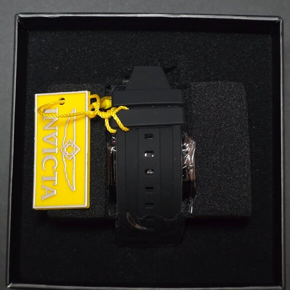 Invicta Pro Diver SCUBA Men's Watch - 48mm Black (37231) - Black, Red, and White - Picture 5 of 10